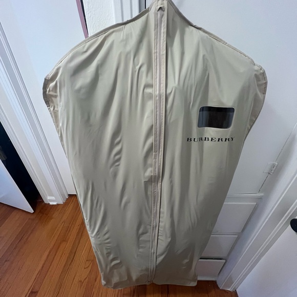 Burberry Men’s Novacheck Cashmere Wool Jacket with Quilted Lining. - Picture 9 of 10